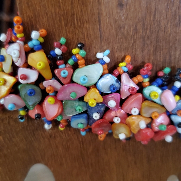 Colorful Shell and Bead Bracelet - Picture 2 of 4